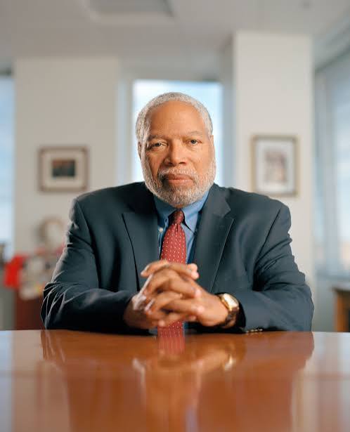 who is lonnie bunch